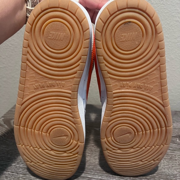 Nike White and orange Athletic sneakers Shoes sz 6y, women’s 7.5 - Picture 7 of 9